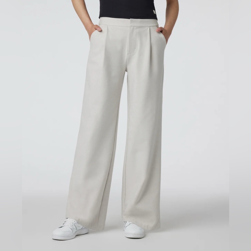 Vuori Women’s‎ Elevation Trouser in Ecru Heather Medium NWOT